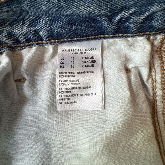 AMERICAN EAGLE Distressed Highest Rise Mom Jean Women's‎ Size 14 Regular - Picture 8 of 13